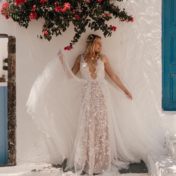 Berta Muse Inbar Wedding Dress - Picture 2 of 13